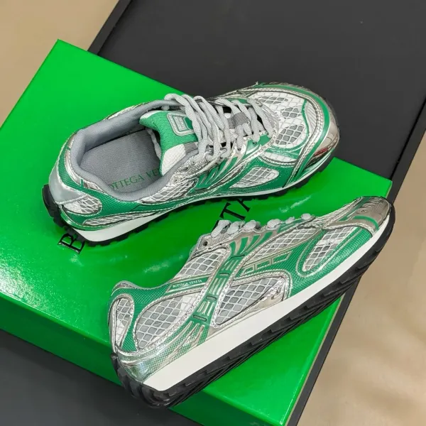 Design Gold Snake-Print Running Shoes - 6
