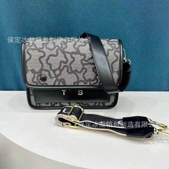 Unbranded Crossbody Bags Floral Print Flap Bag with Adjustable Strap product detail image 3