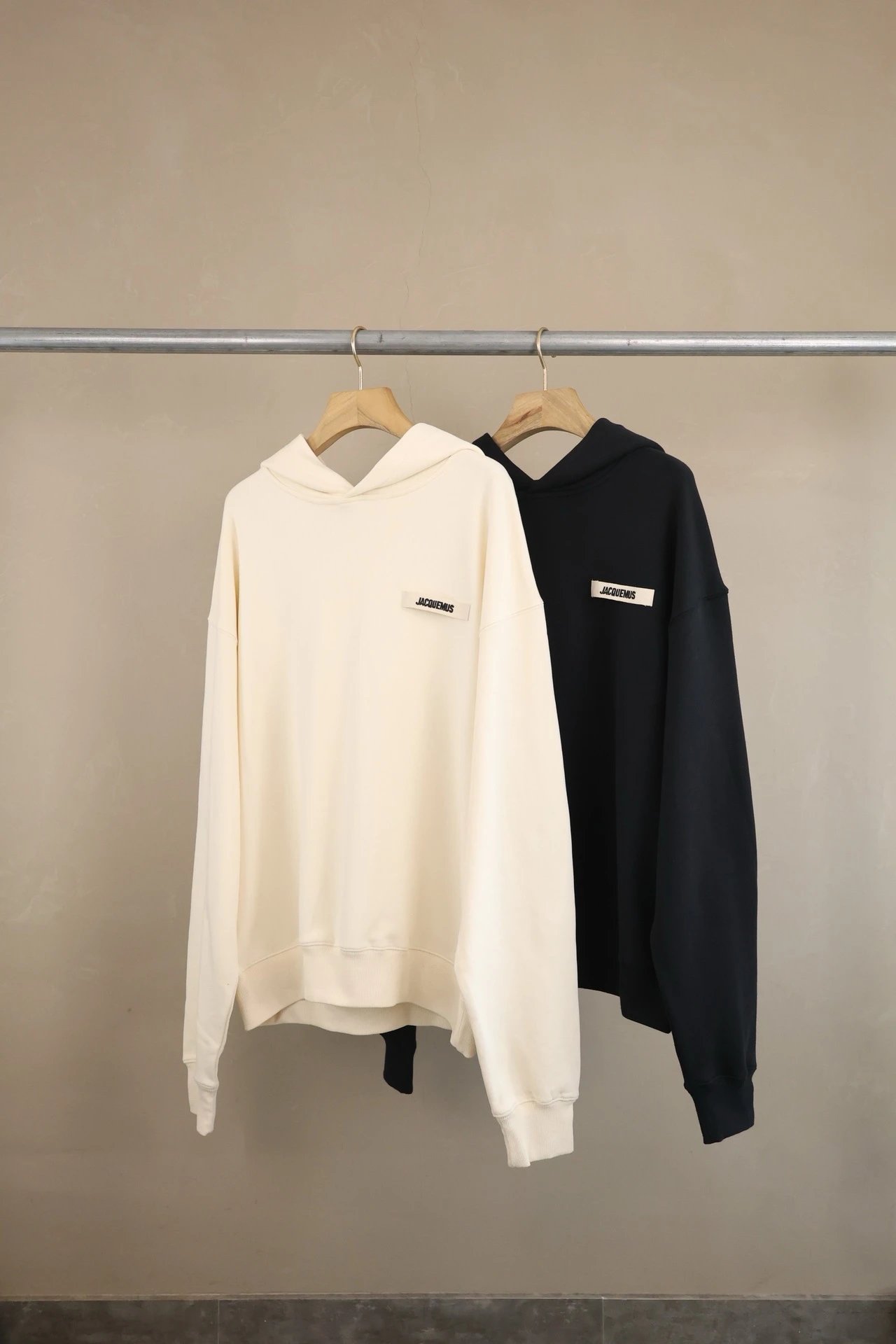 Jacquemus Bomber Cardigan Light Gray Outerwear - 38