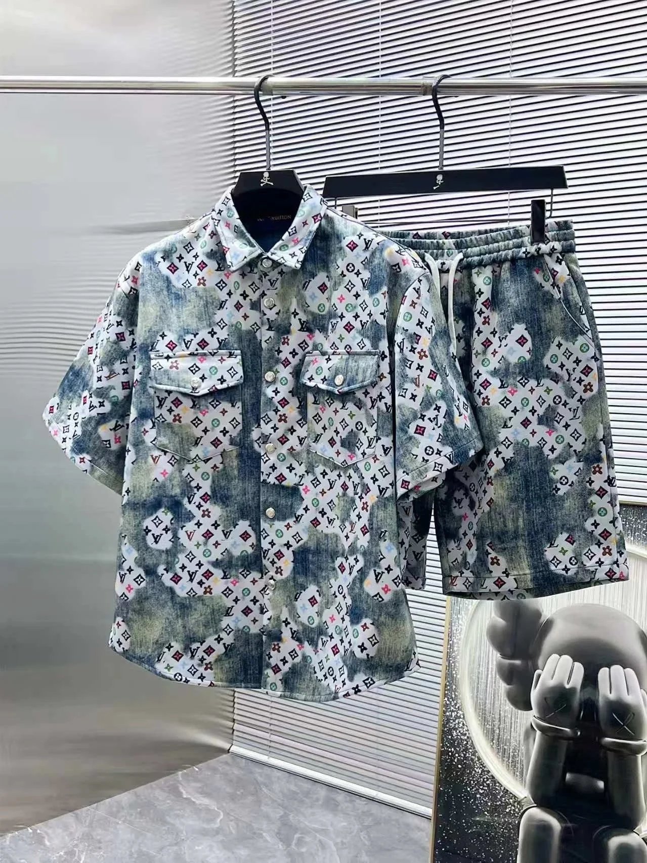 LV-19 Blue