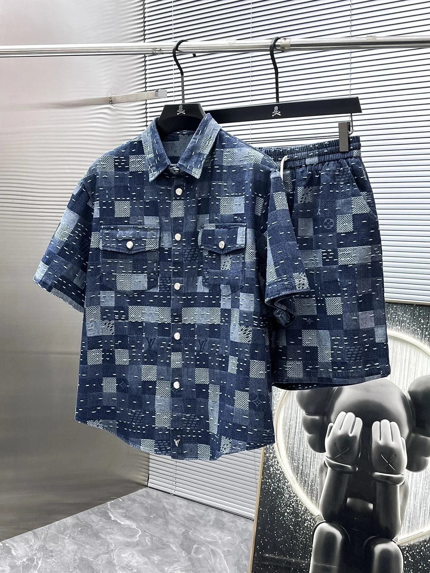 LV-12 Blue