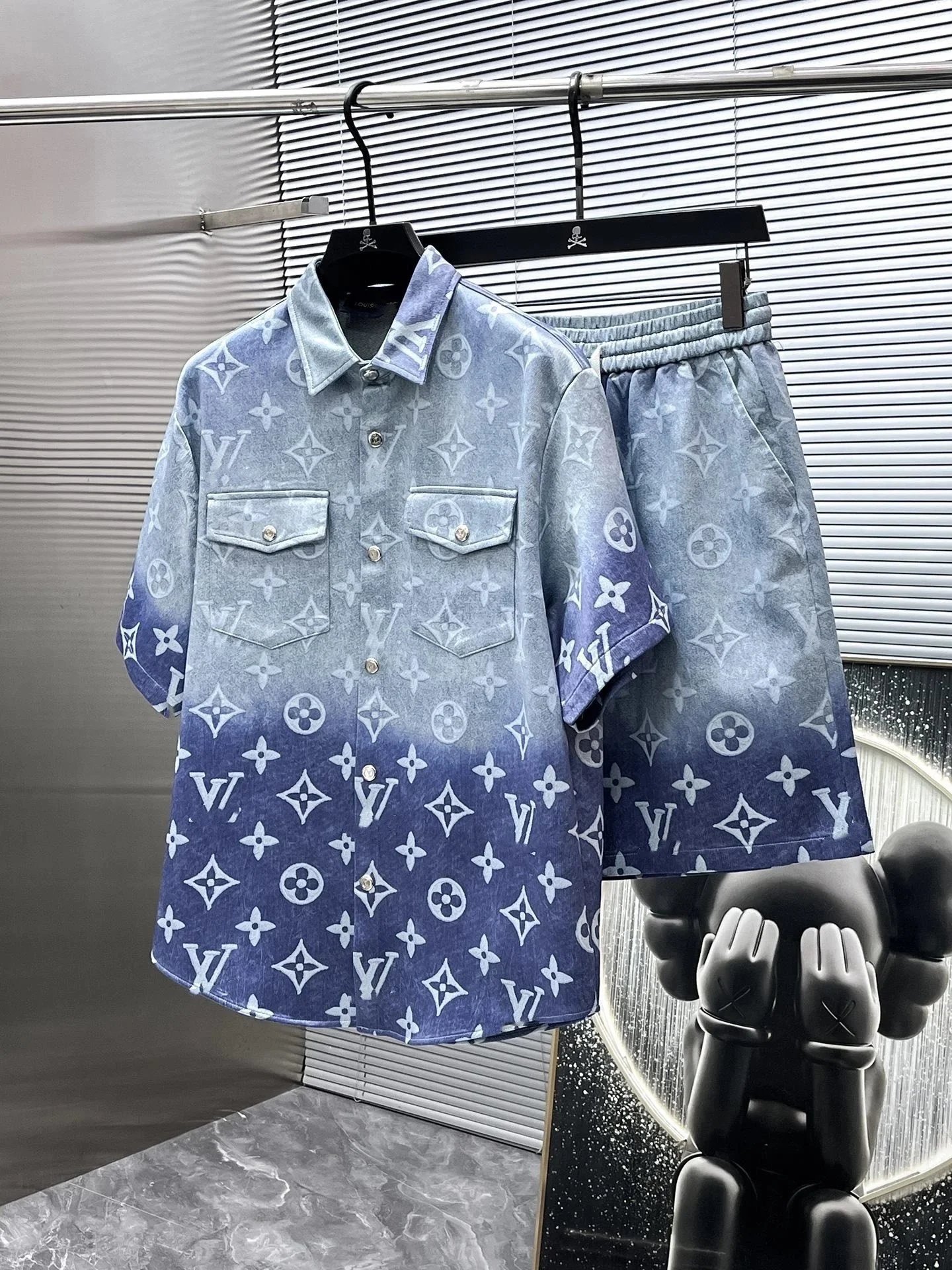 LV-06 Blue