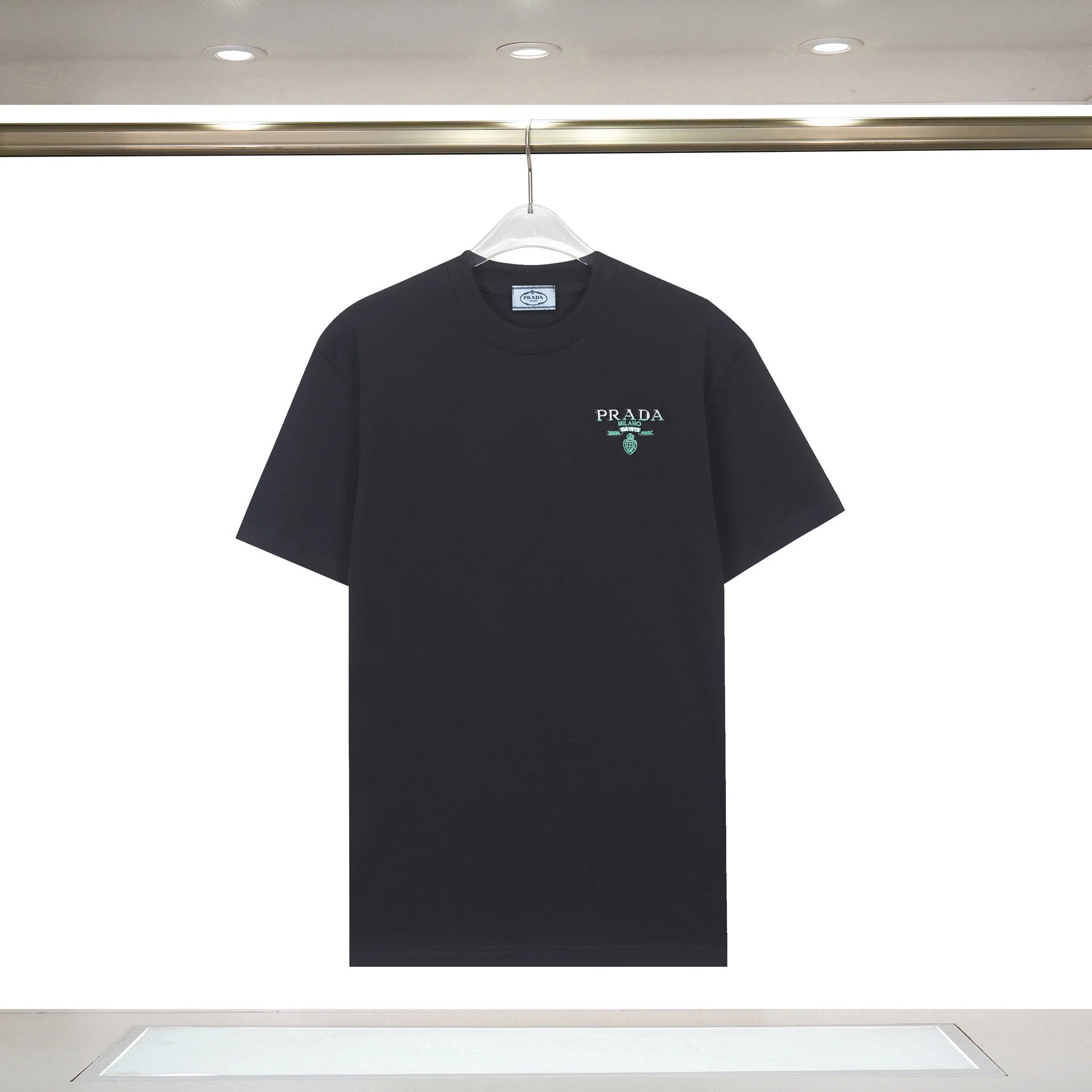 823黑