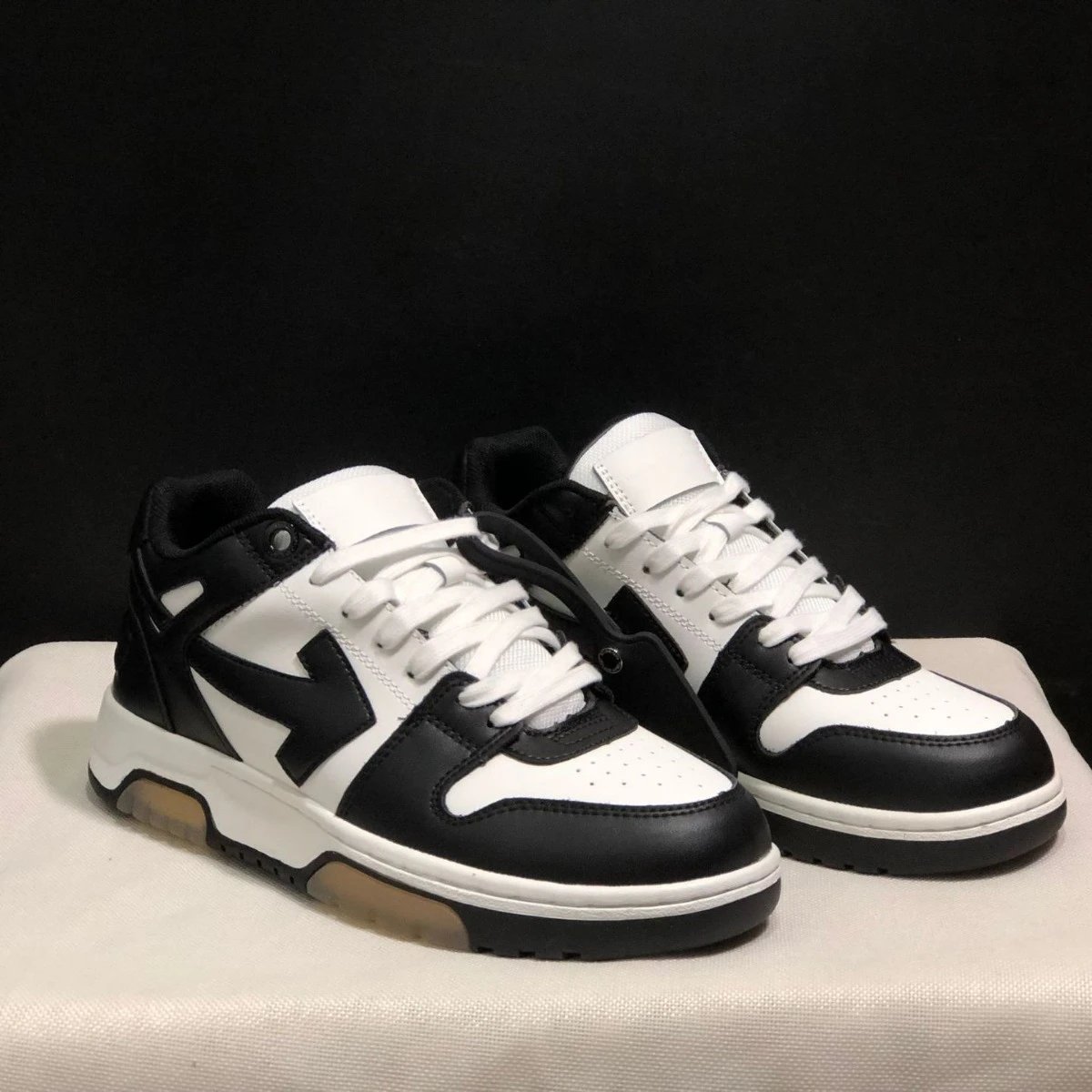 OFF-WHITE Collaboration White Arrow Couple Casual Sports Shoes Men's and Women's Board Shoes