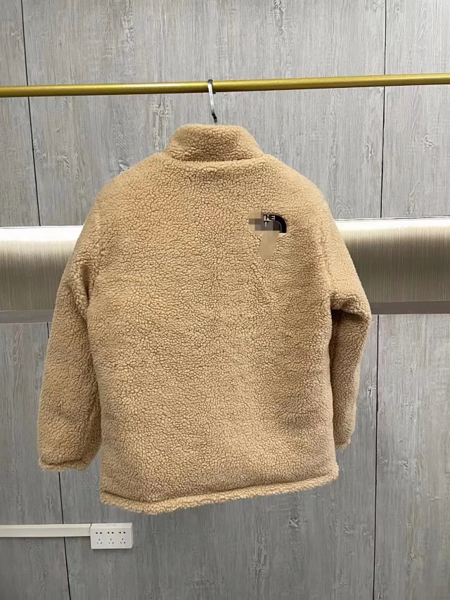The North Face Puffer Jacket: seller detail photo 8