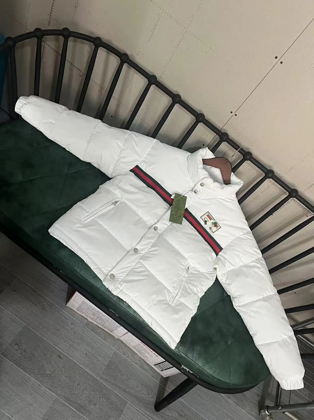 Gucci Puffer Jacket: seller detail photo 3