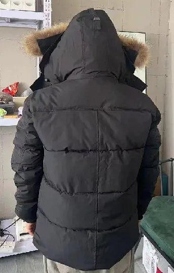 Canada Goose Puffer Jacket: seller detail photo 11