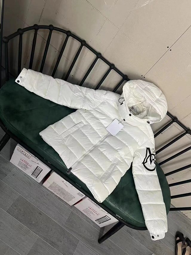 Moncler Puffer Jacket: seller detail photo 8