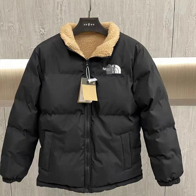The North Face Puffer Jacket: seller detail photo 5