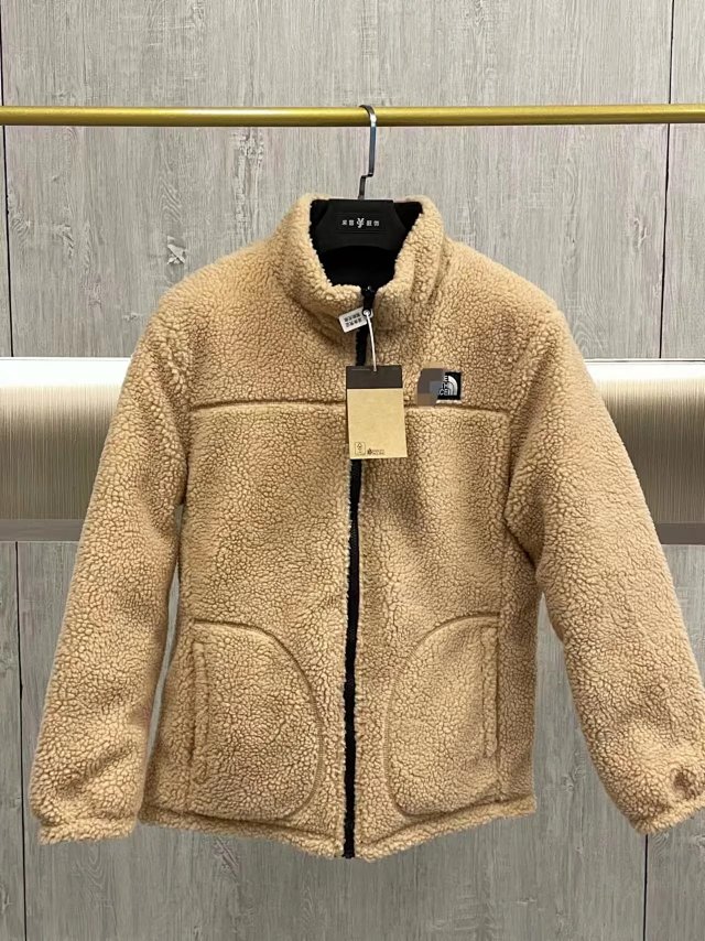 The North Face Puffer Jacket: seller detail photo 7