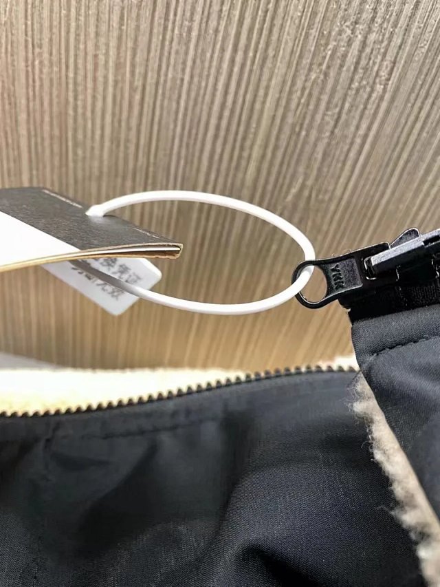 The North Face Puffer Jacket: seller detail photo 13