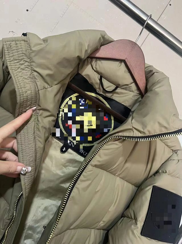 Moose Knuckles Puffer Jacket: seller detail photo 10