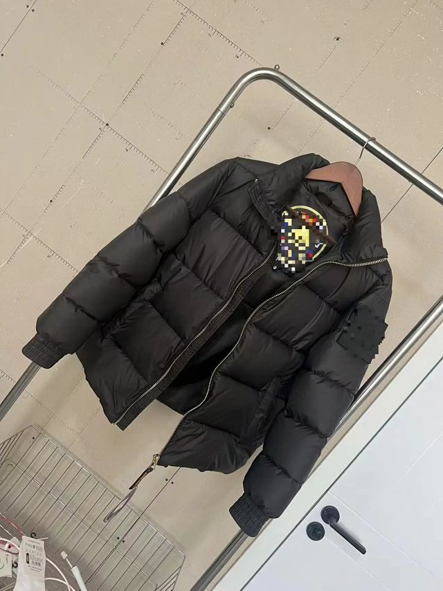 Moose Knuckles Puffer Jacket: seller detail photo 4