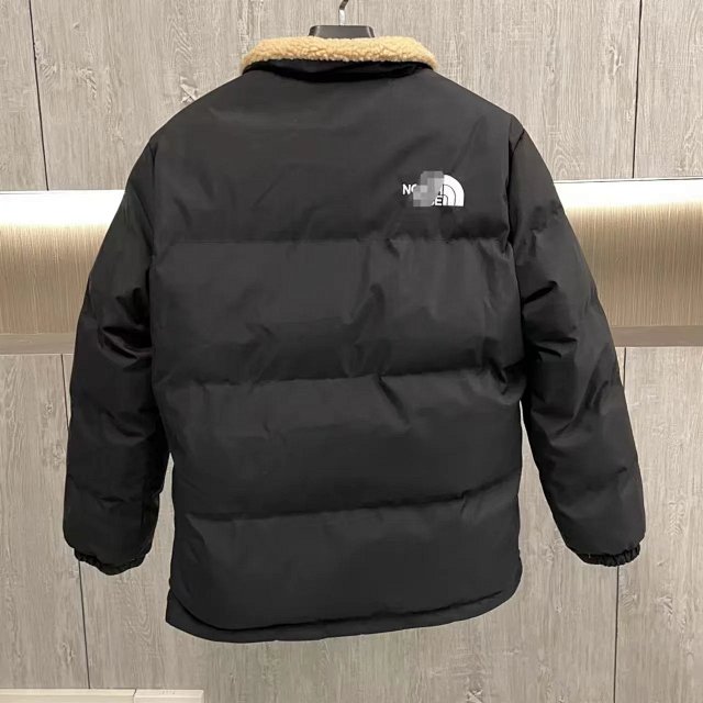 The North Face Puffer Jacket: seller detail photo 6