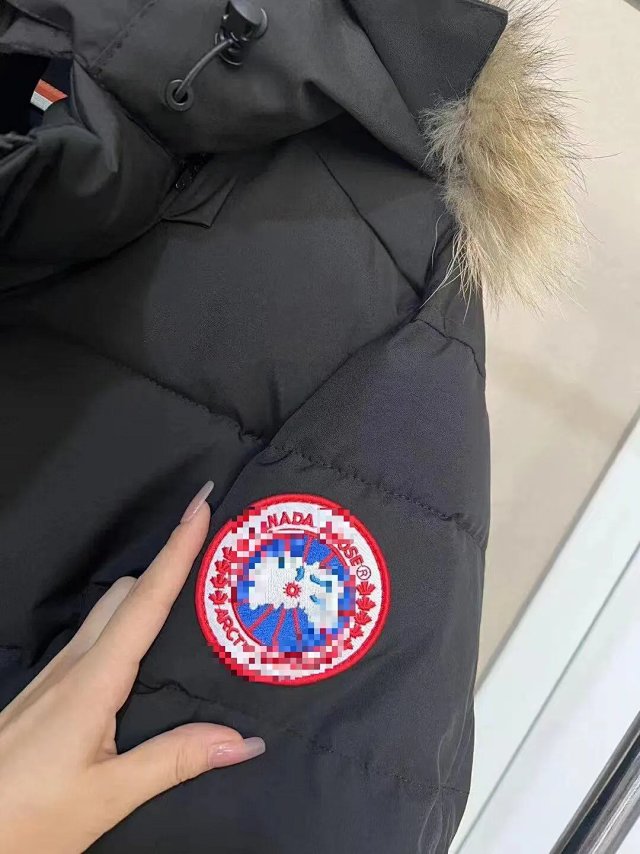 Canada Goose Puffer Jacket: seller detail photo 14