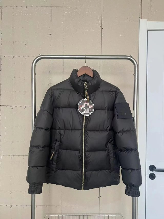 Moose Knuckles Puffer Jacket: seller detail photo 2
