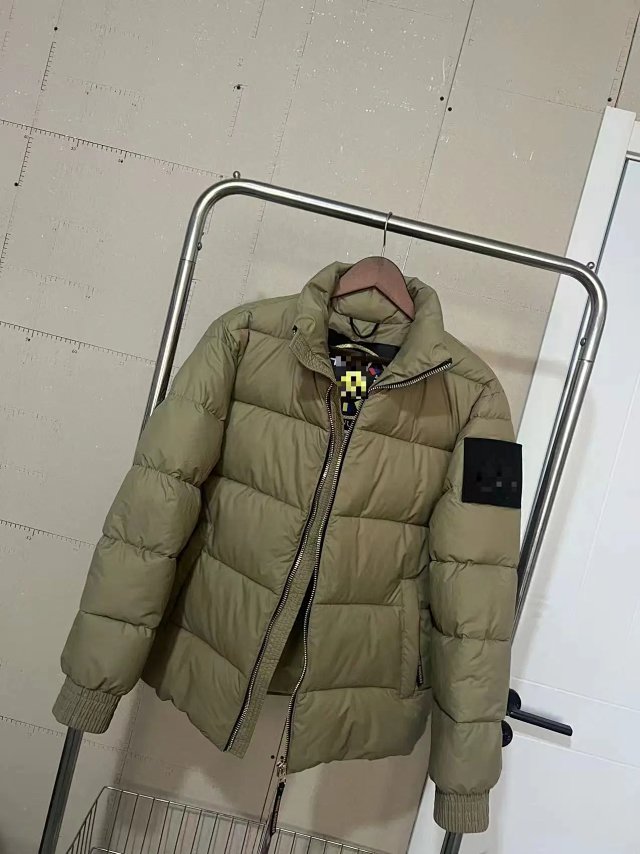 Moose Knuckles Puffer Jacket: seller detail photo 9