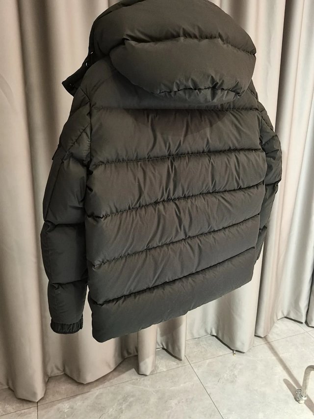 Moncler Puffer Jacket: seller detail photo 4