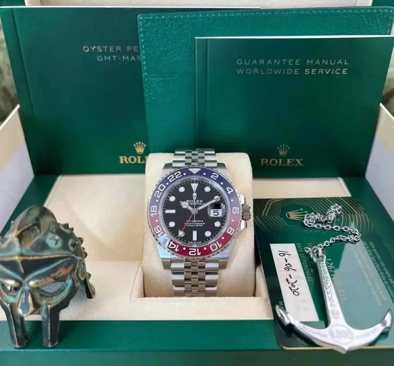 Rolex Watches Submariner Date image 5