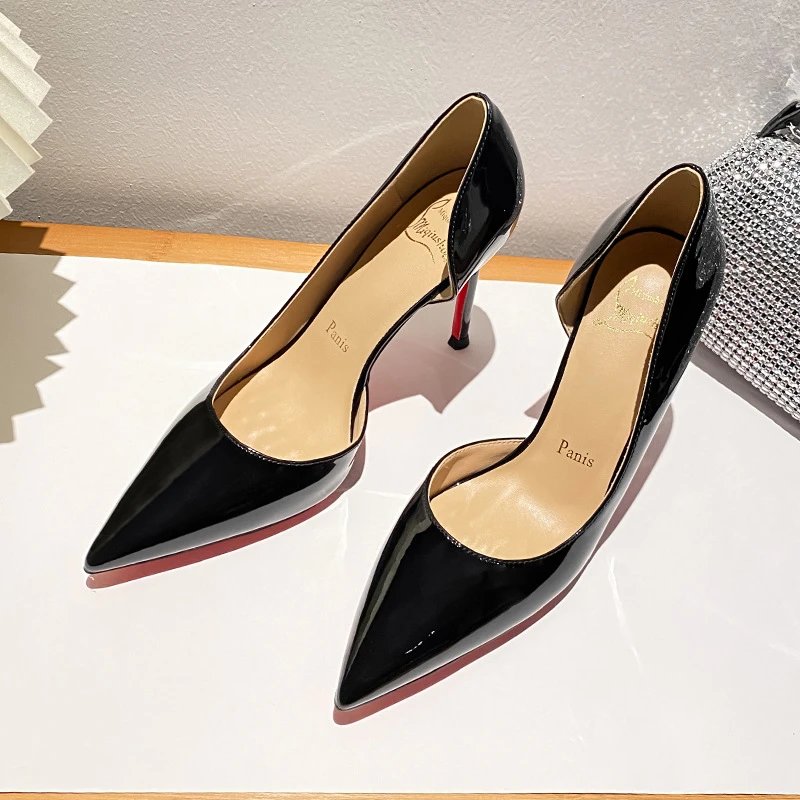 Side-cutout black red bottom (6/8CM, ships 8CM by default)