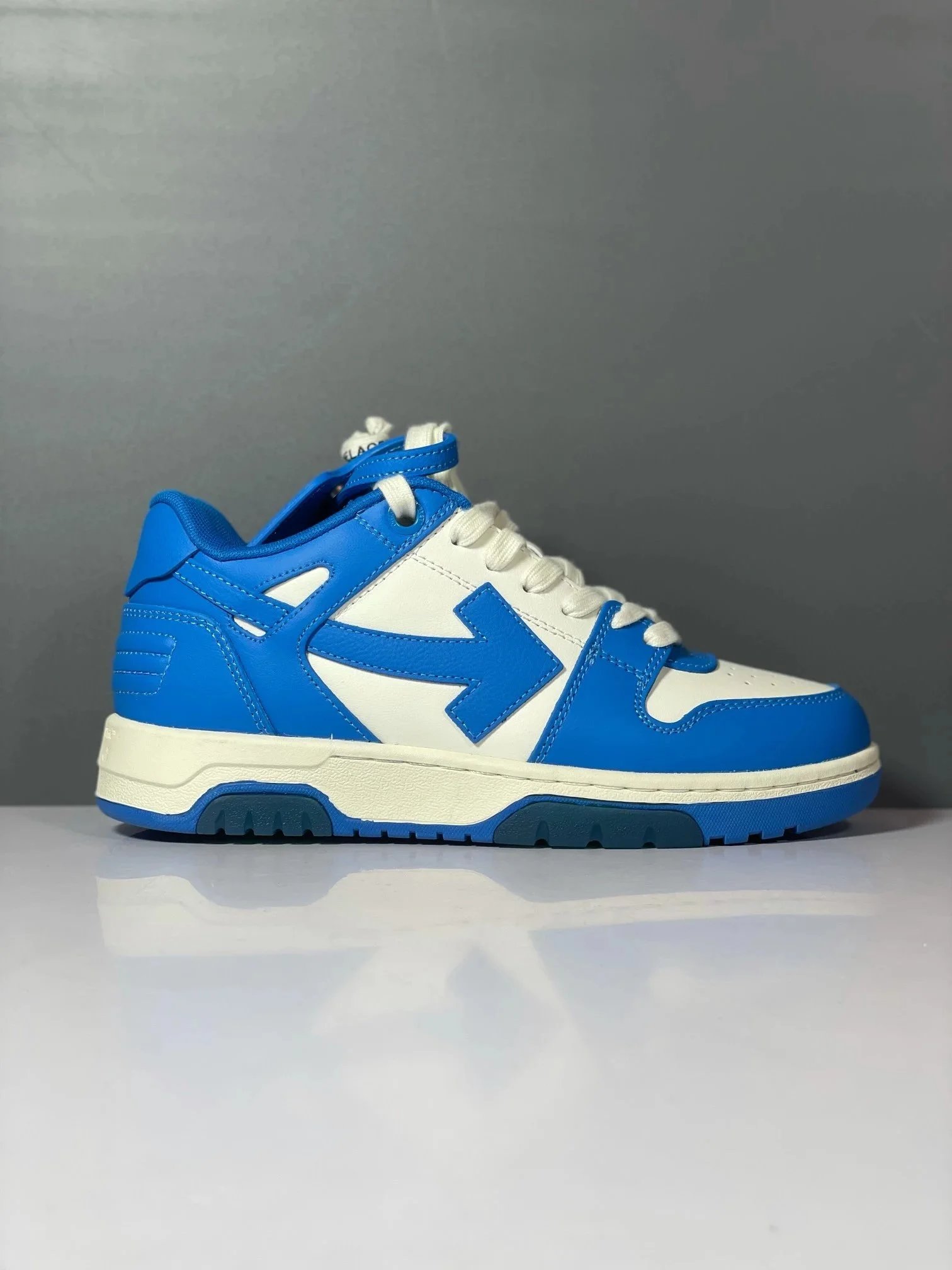Off-White Arrow Sneakers - 25/43