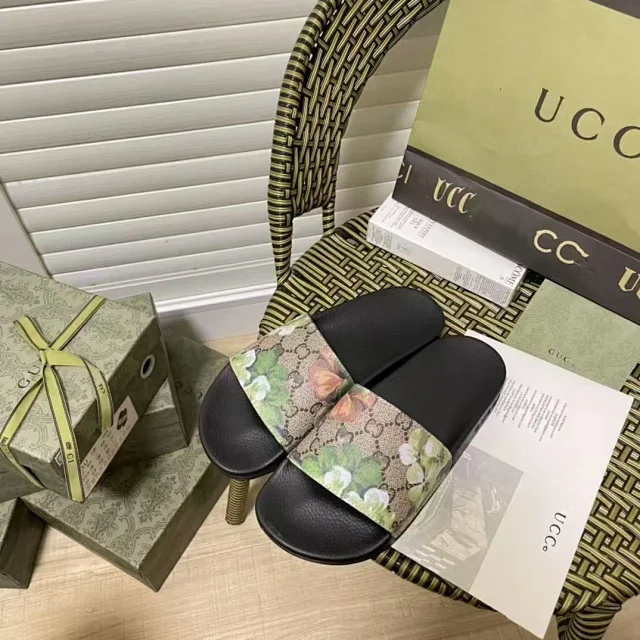 Gucci Sandals GG Monogram Floral Slide product detail image 1
