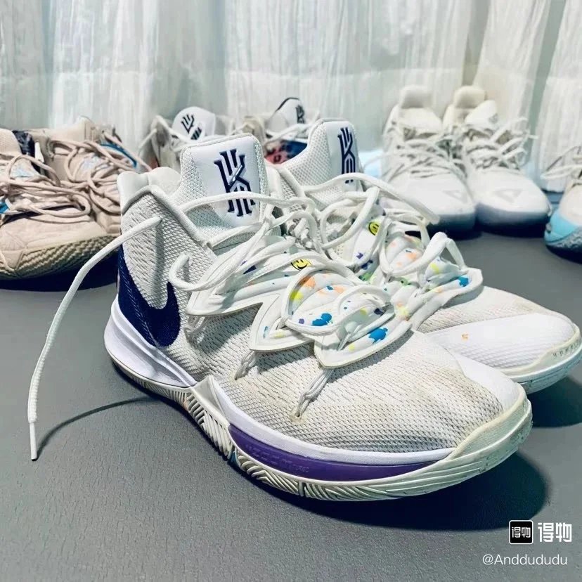 Nike Kyrie 5 Sneakers [21 styl