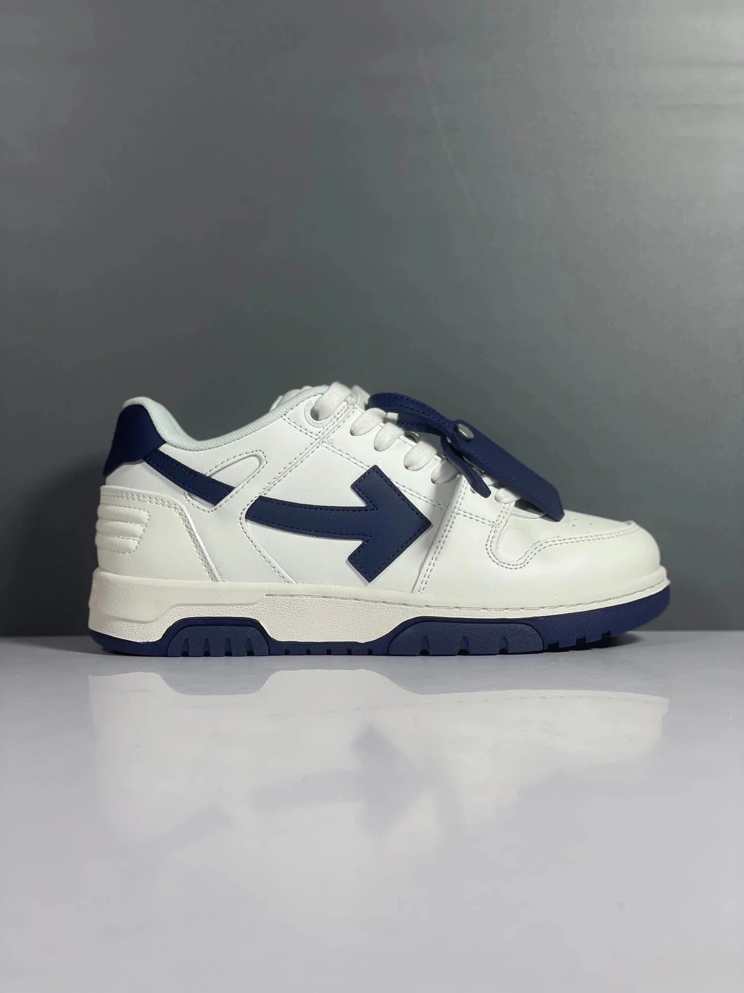 Off-White Arrow Sneakers - 42/43