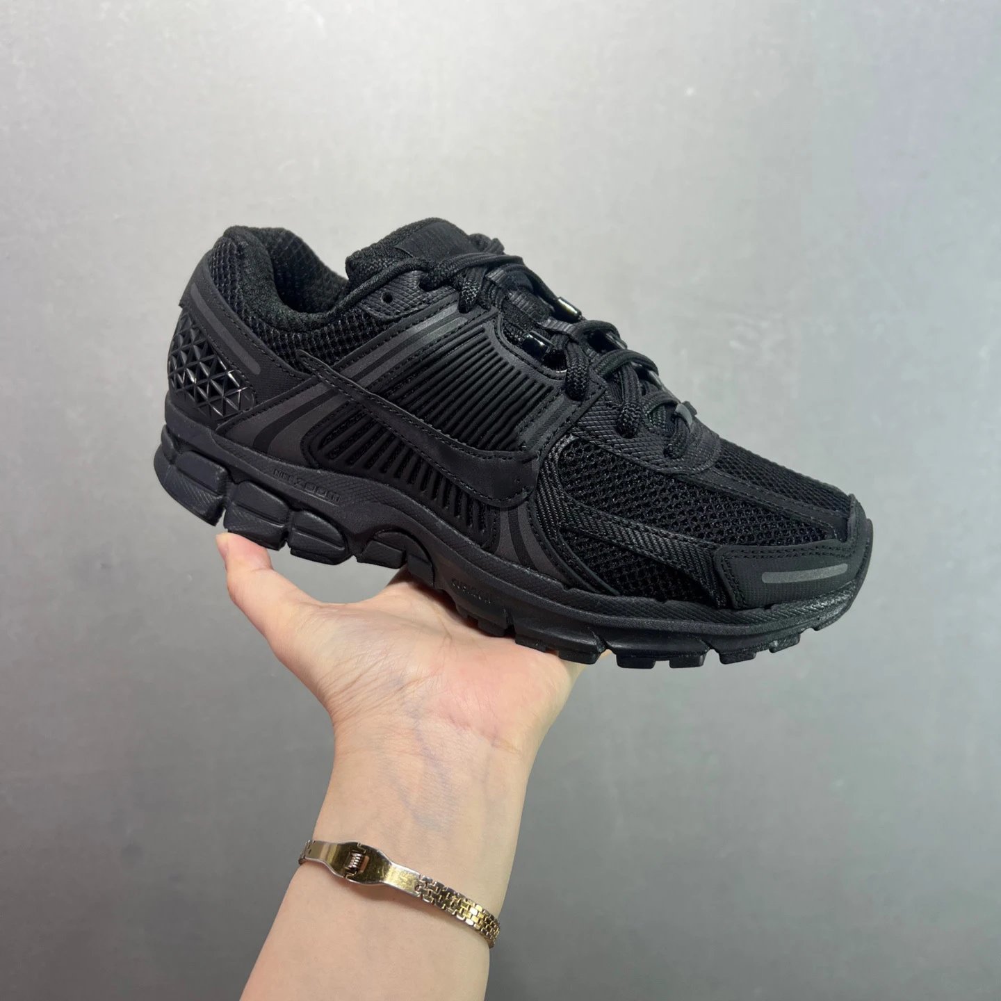 Nike Vomero 5 Low-Top Running Shoe