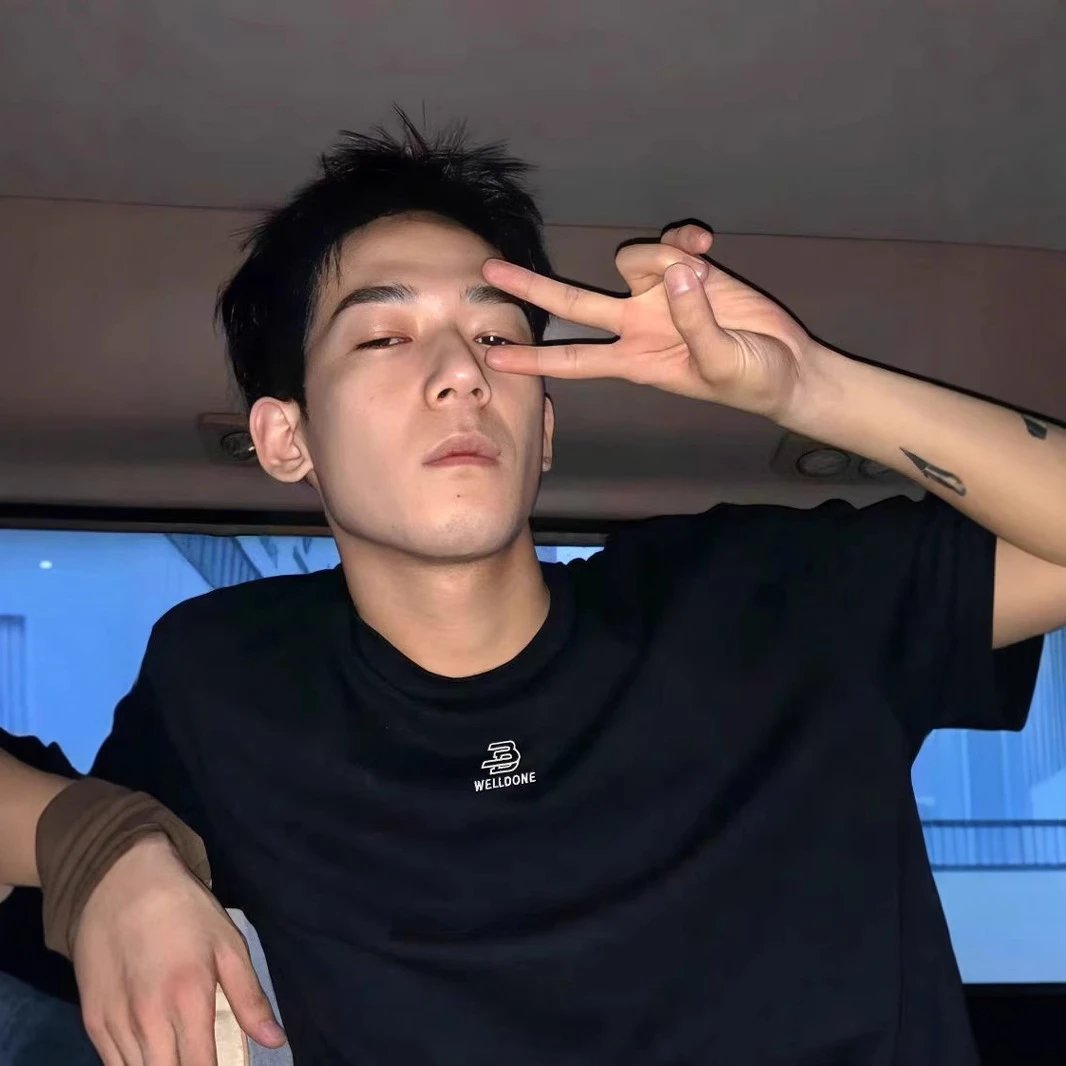 Wellone Basic Black Casual T-Shirt
