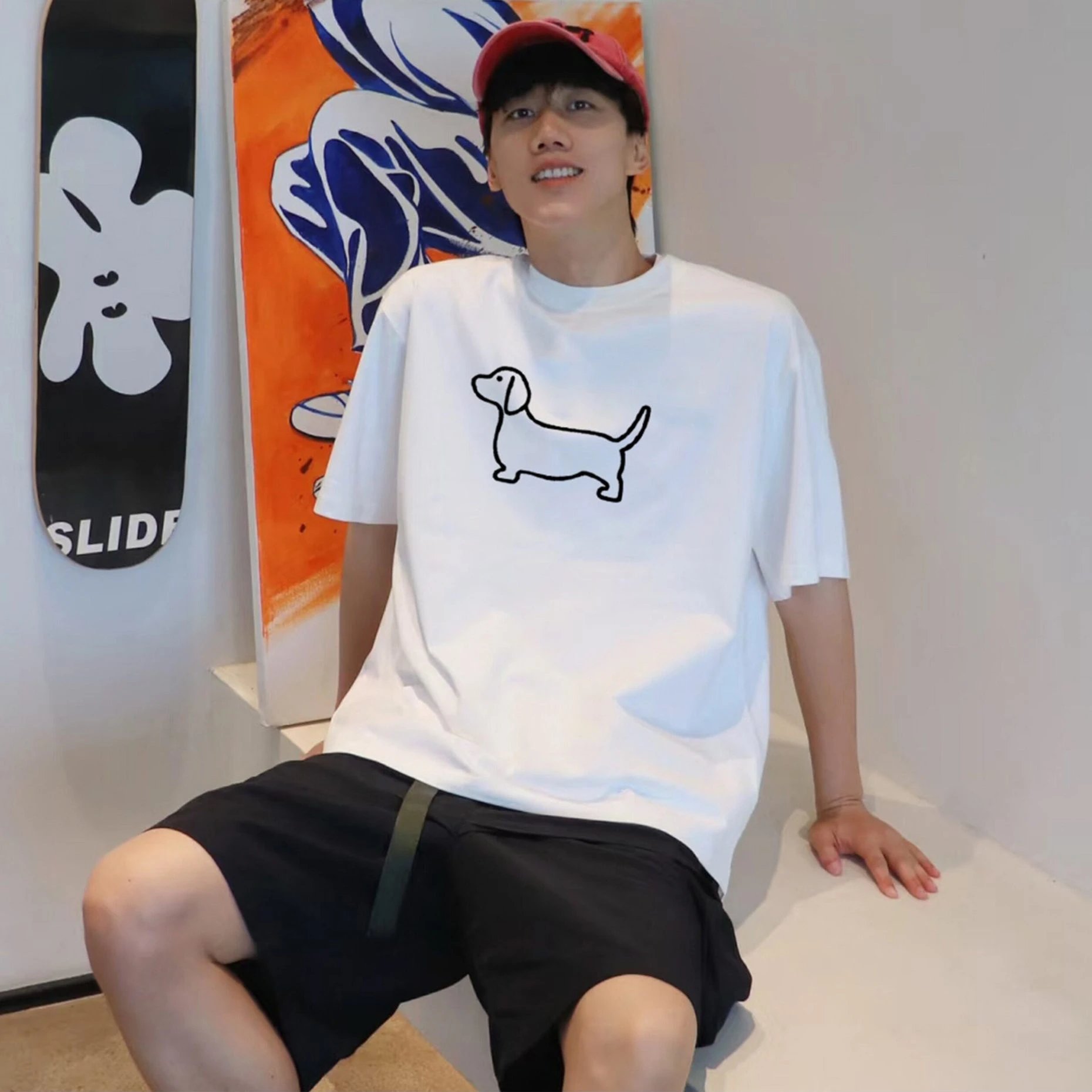 Unisex White Dachshund Print Casual T-Shirt