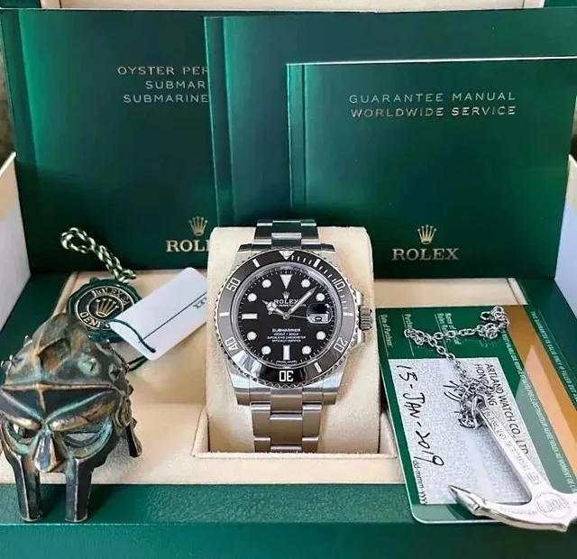 Rolex Watches Submariner Date diver watch product detail image 3