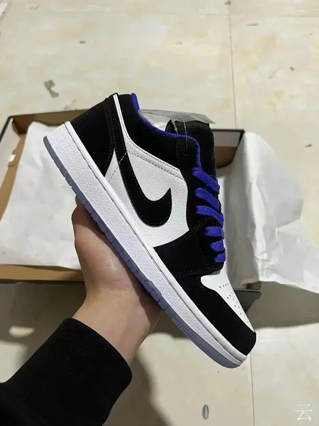 Nike Sneakers High-Top Strap product detail image 4