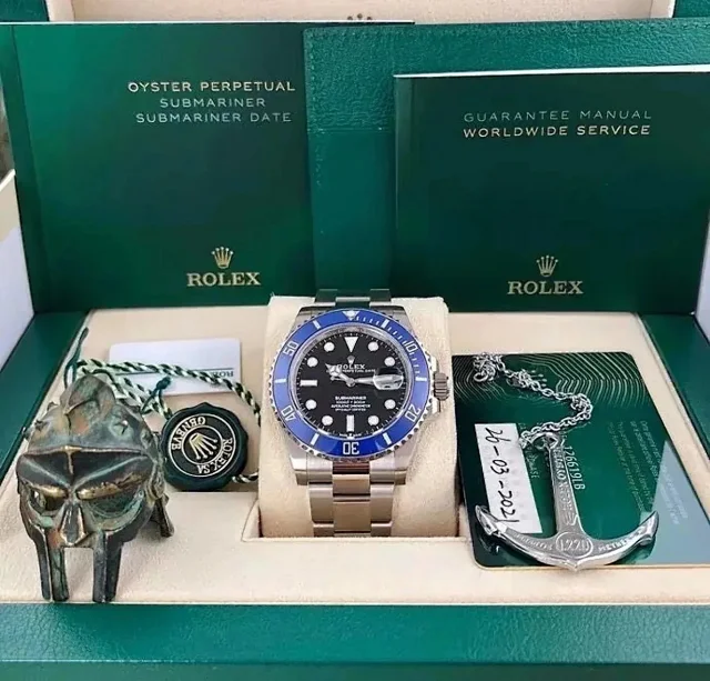 Rolex Watches Submariner Date diver watch product detail image 4