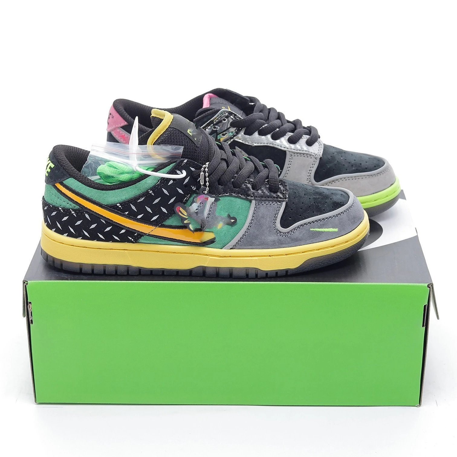 Graffiti Colorblock SB Casual Sneaker photo 5