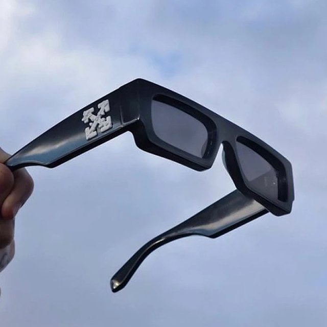 OFF-WHITE Sunglasses: seller detail photo 2