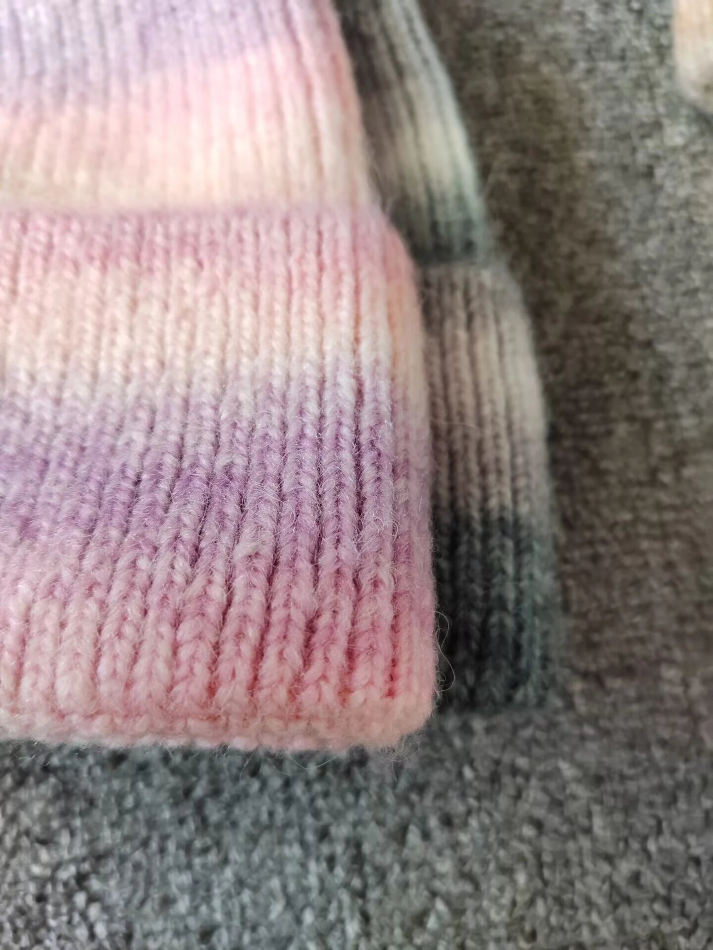 Alo Yoga Tie-Dye Beanie Pink Purple Multicolor - 15