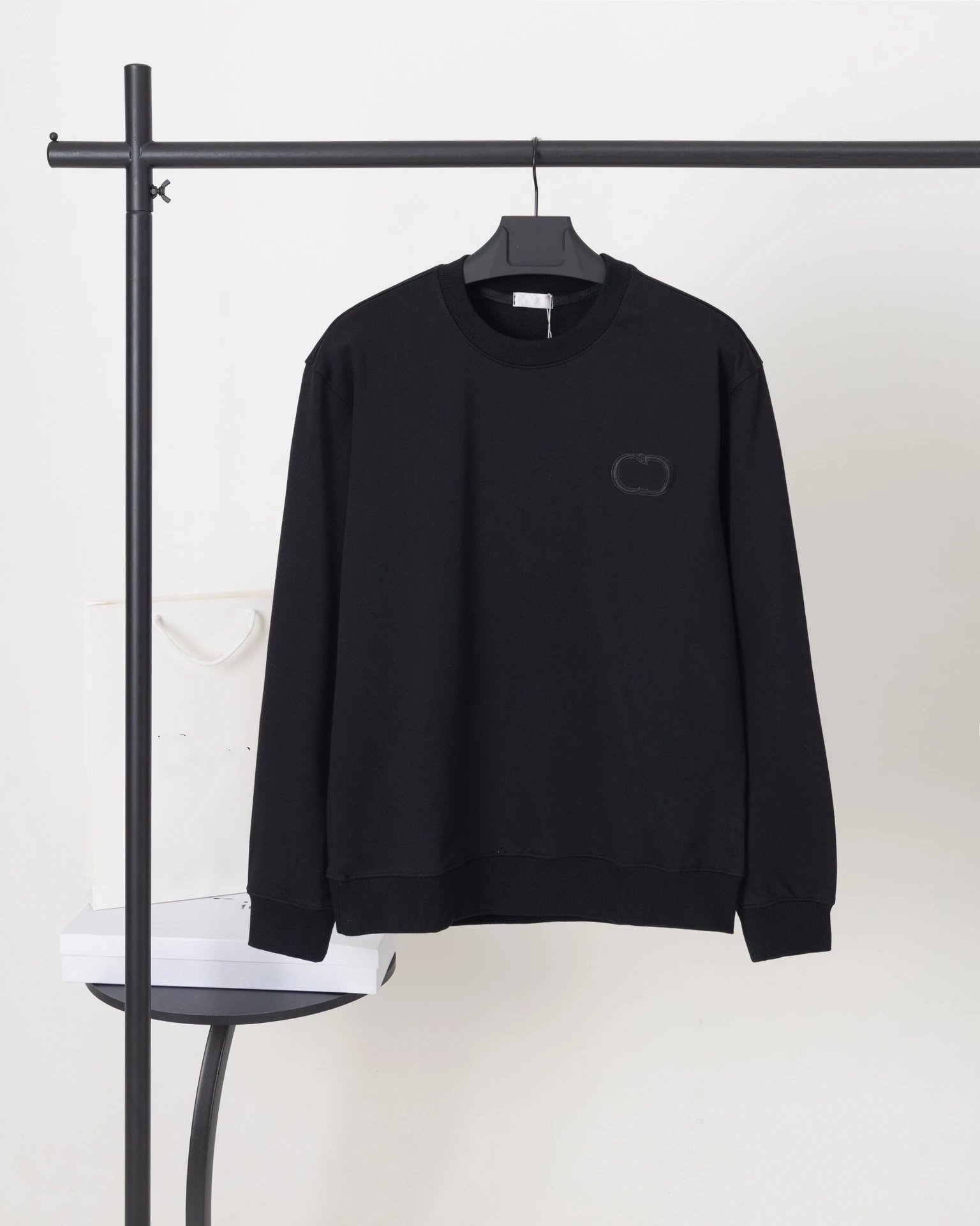 GRA Minimalist Circle Logo Sweatshirt in Powder Blue - 3