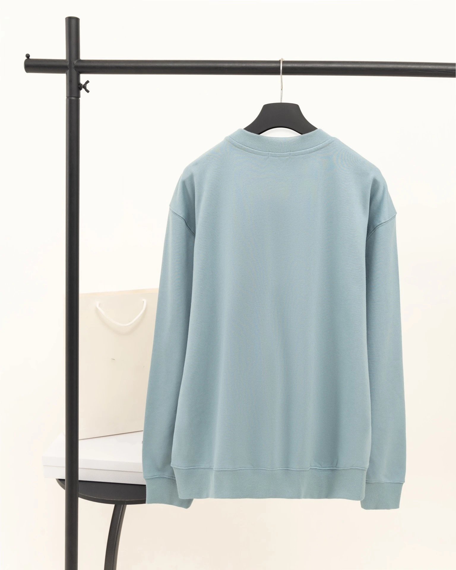 GRA Minimalist Circle Logo Sweatshirt in Powder Blue - 10