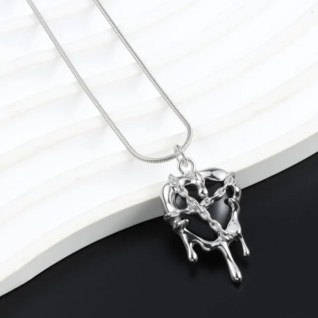 Unbranded Jewelry Gothic Cross and Heart Pendant Necklace product detail image 9