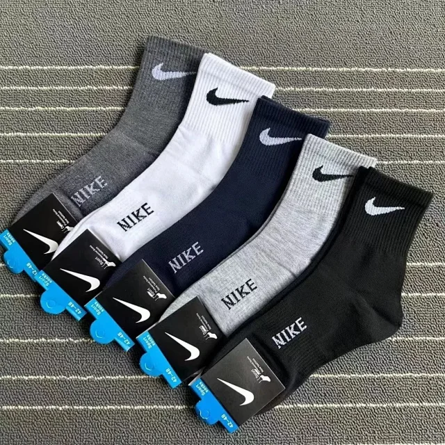 Nike Socks Ribbed Crew product detail image 9