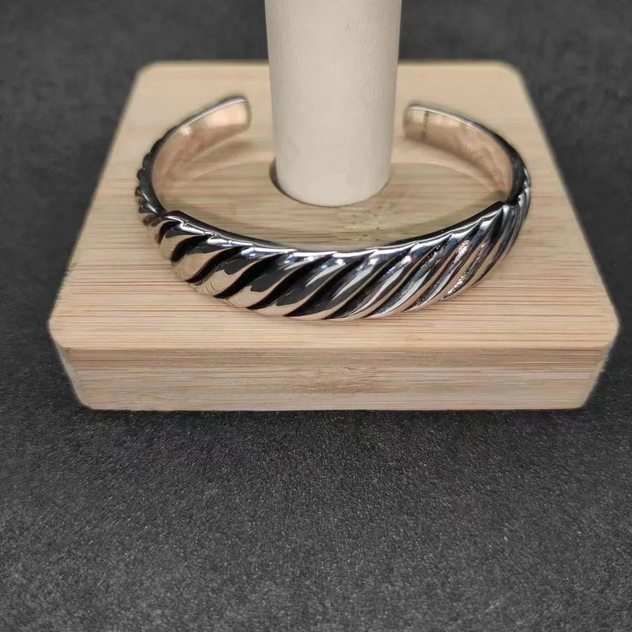 Design Cable Twist Bracelet with Gold Leaf Accent Silver Bracelet Jewelry - 15