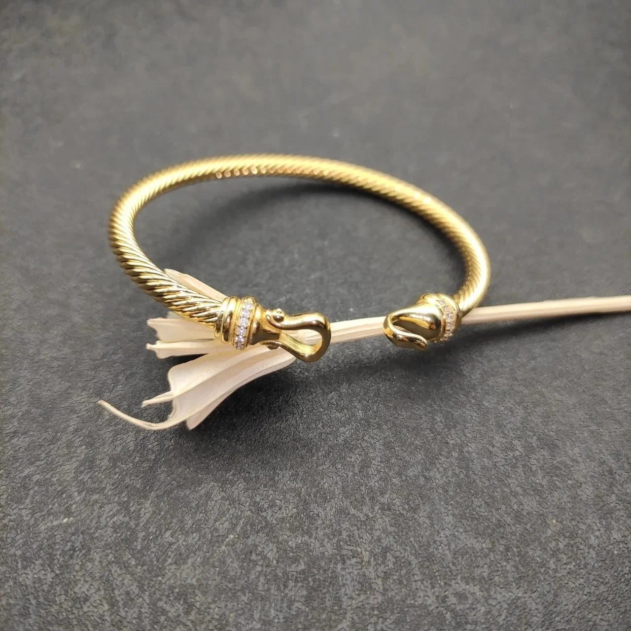 Design David Yurman Cable Classics Bracelet with Peridot and Diamonds Gold Bracelet Jewelry - 14