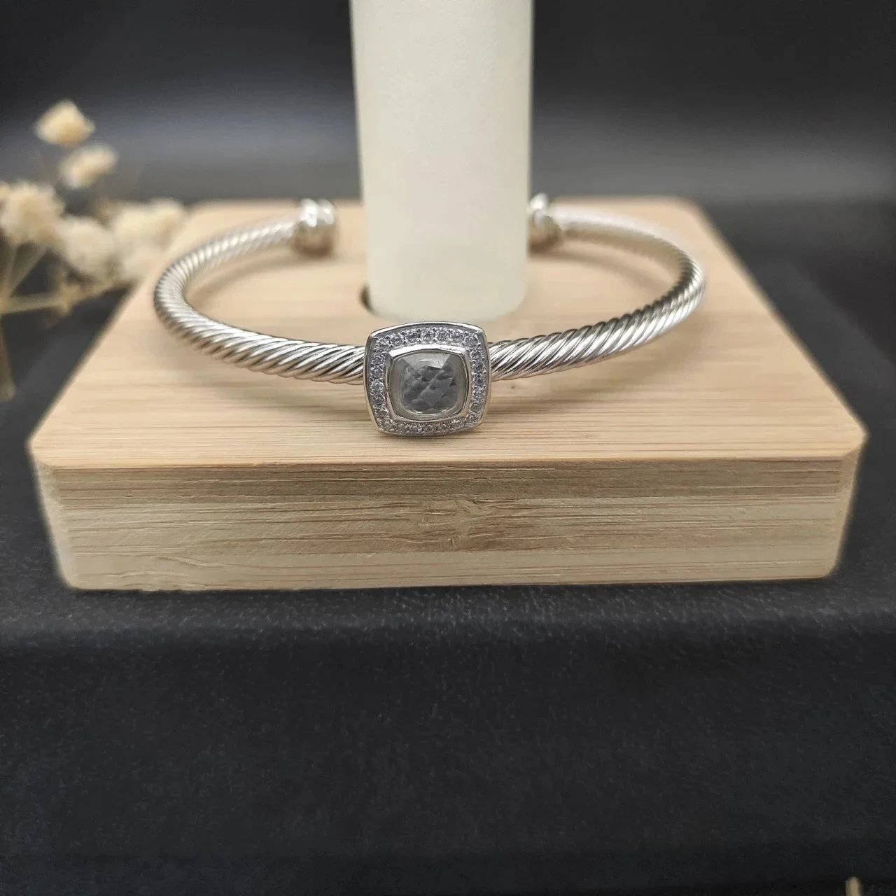 Design David Yurman Cable Classics Bracelet with Peridot and Diamonds Gold Bracelet Jewelry - 9