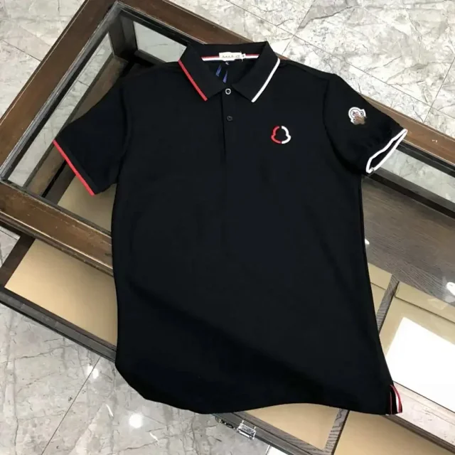 Moncler T-Shirts Short-Sleeve Polo Shirt with Contrast Trim and Logo Patches product detail image 2