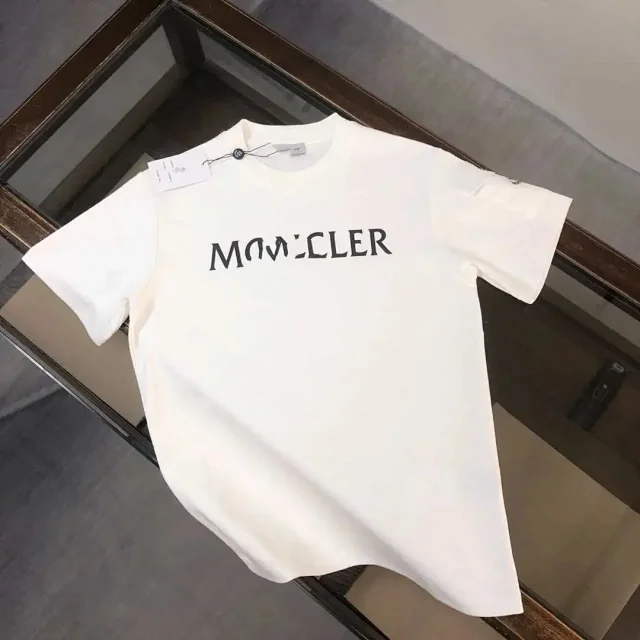Moncler T-Shirts Short-Sleeve Polo Shirt with Contrast Trim and Logo Patches product detail image 20