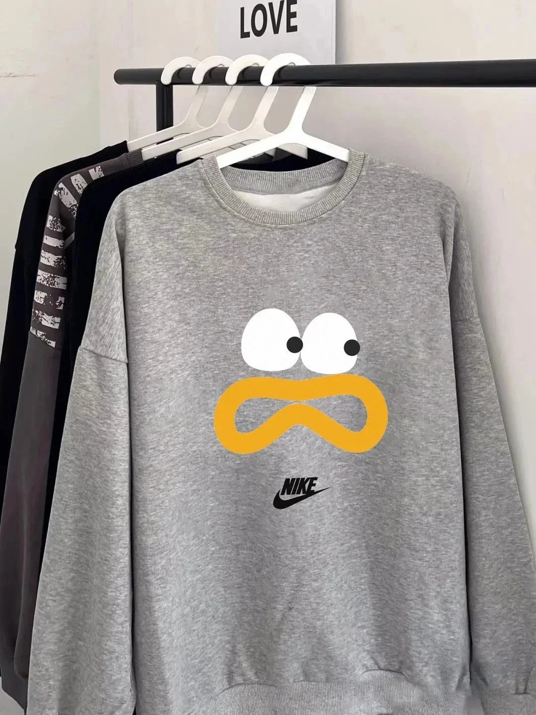 Nike Fun "Little Yellow Duck" Big-Eyed Crewneck Sweatshirt - rep longsleeve