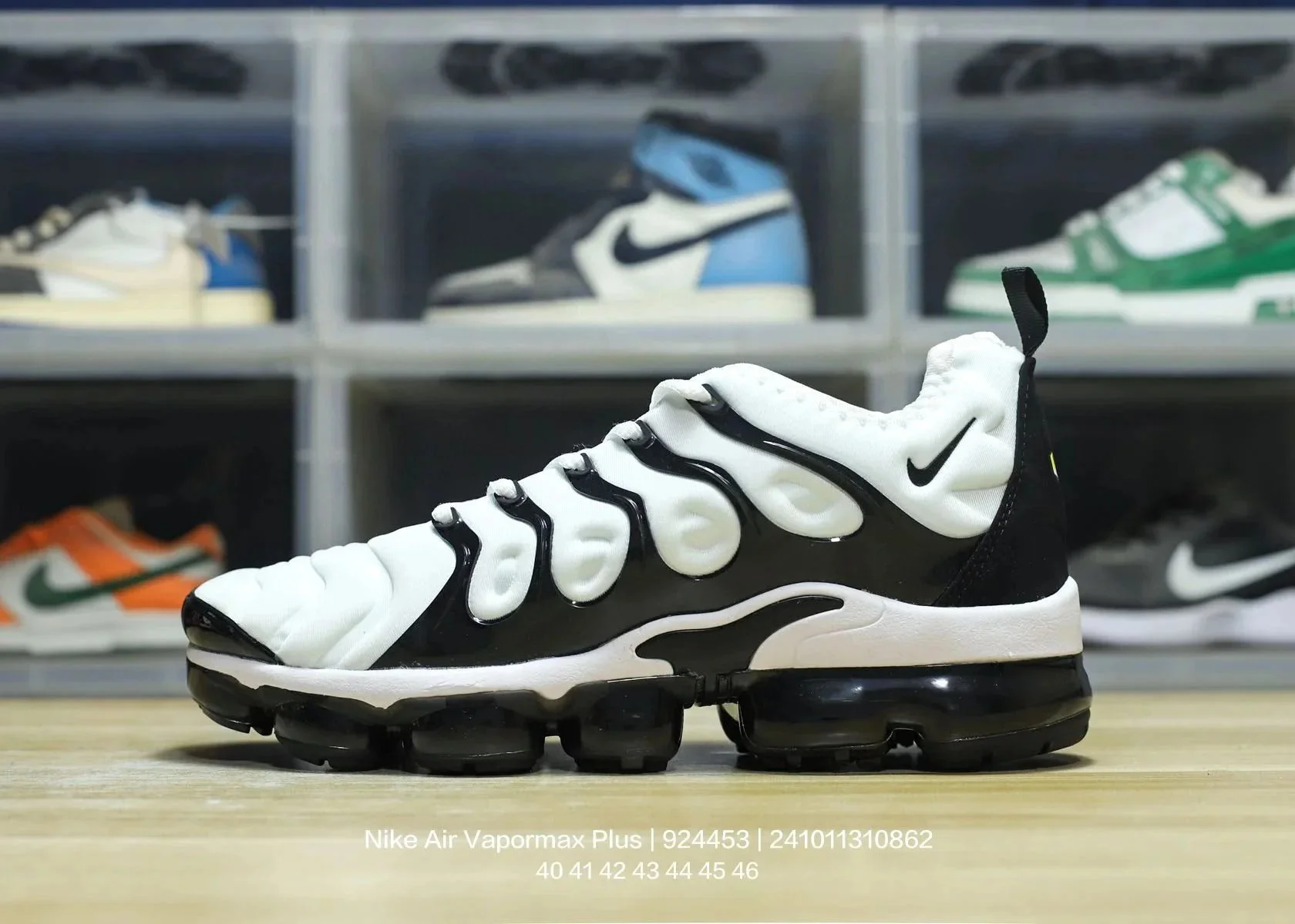 Nike Air VaporMax Plus All-Black Air Cushion Running Shoes