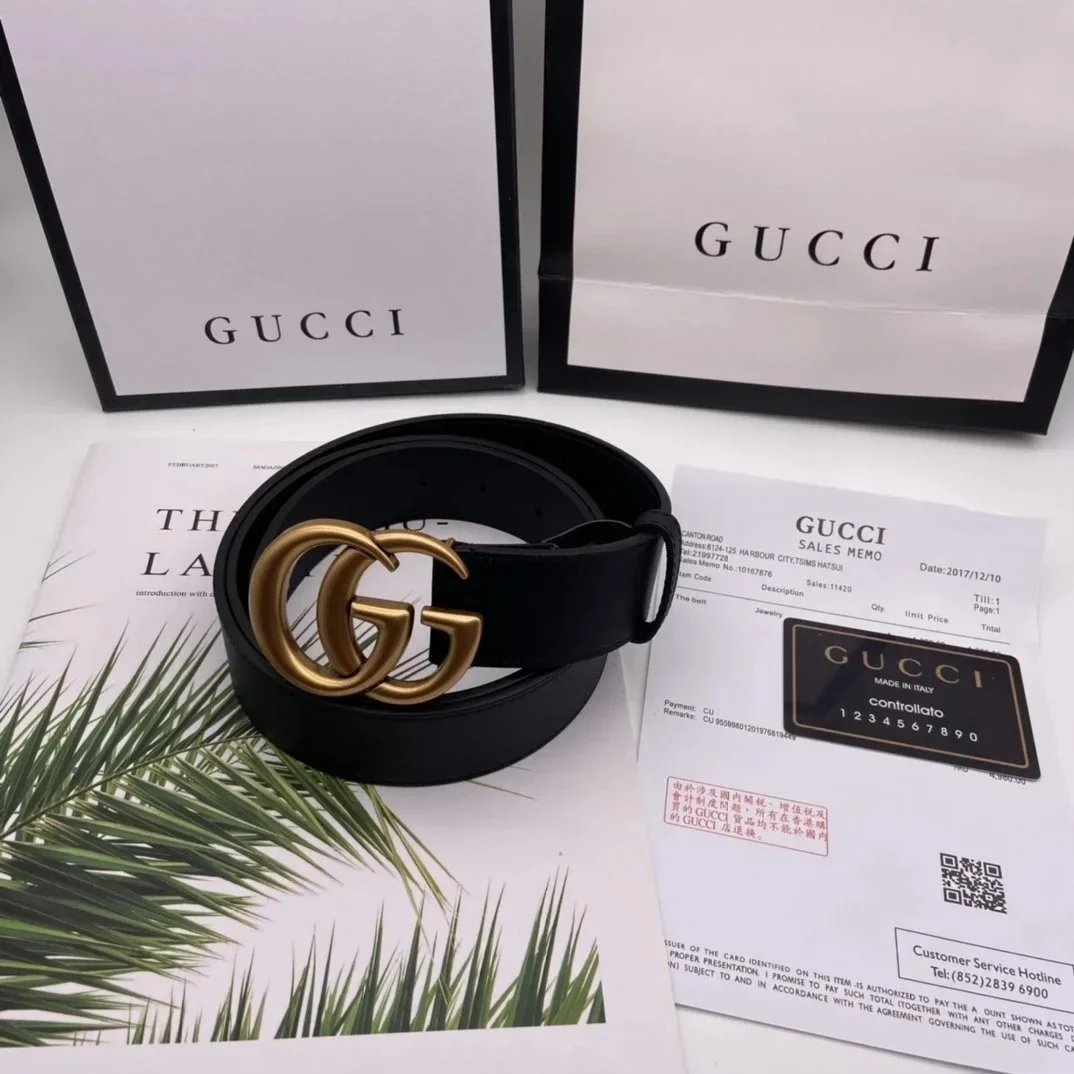 Gucci GG buckle leather belt.