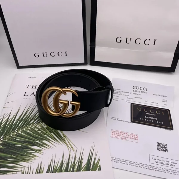 GUCCI — Black Smooth Calfskin Business-Casual Belt with Vintage Distressed Gold Double-G Buckle